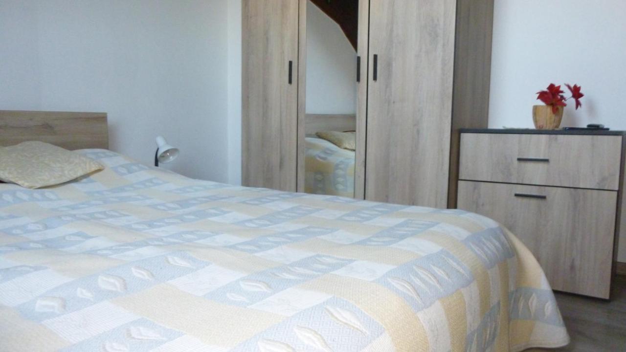 Magdalena Apartman เอ็กเกอร์ ภายนอก รูปภาพ