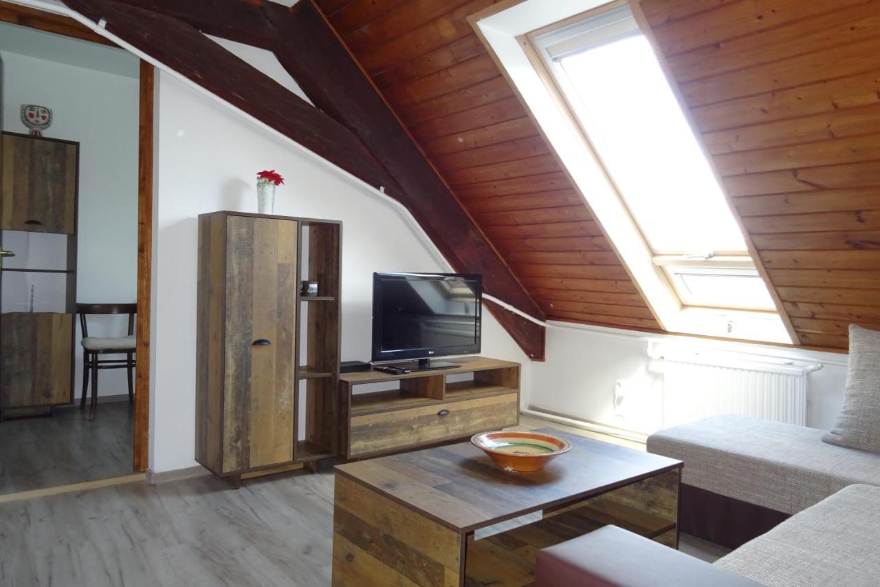 Magdalena Apartman เอ็กเกอร์ ภายนอก รูปภาพ